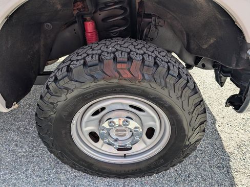 Used 2014 Ford F250 XL w/ Power Equipment Group AWD/4WD image 4
