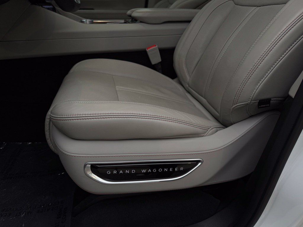 Used 2023 Jeep Grand Wagoneer 4WD image 6