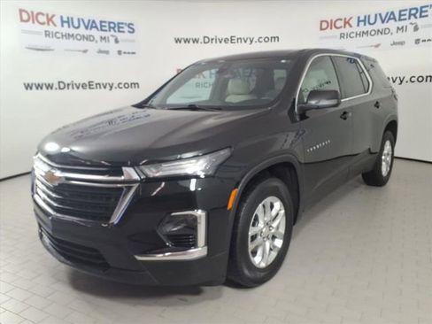 Used 2022 Chevrolet Traverse LS image 1