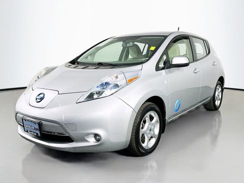Used 2011 Nissan Leaf SL w/ Eco Design Pkg image 4