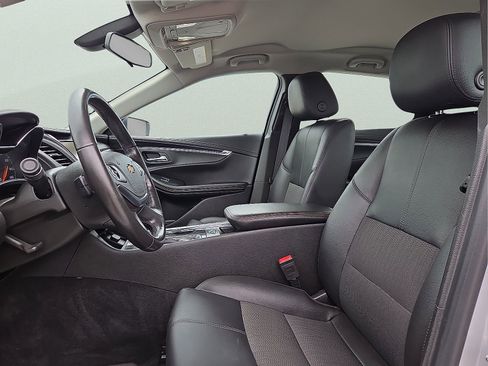 Used 2019 Chevrolet Impala LT FWD image 14