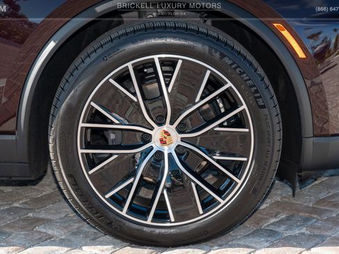 Used 2025 Porsche Macan 4 Electric image 45