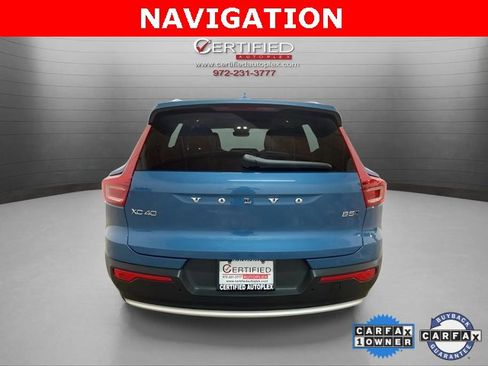 Used 2025 Volvo XC40 B5 Plus image 5