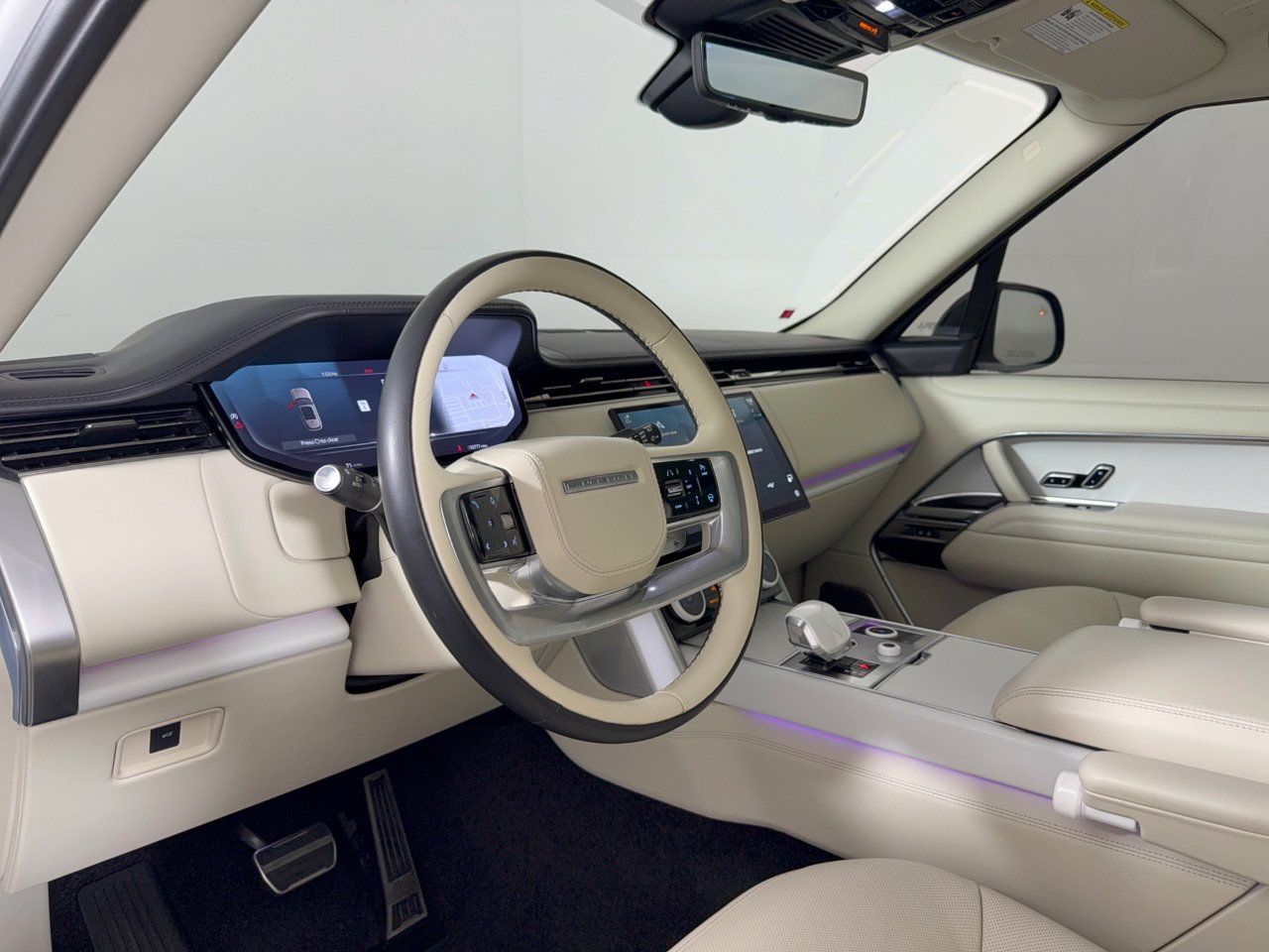 Used 2023 Land Rover Range Rover SV AWD/4WD image 4