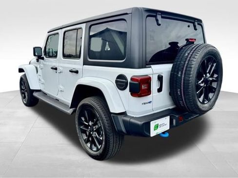 Used 2023 Jeep Wrangler Unlimited Sahara image 5