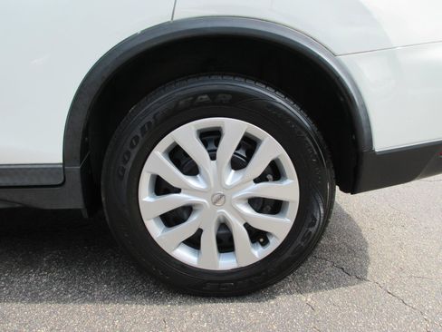 Used 2017 Nissan Rogue S FWD image 21