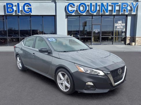 Used 2022 Nissan Altima 2.5 SR w/ Midnight Edition Package FWD image 3