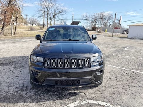 Used 2020 Jeep Grand Cherokee Altitude image 2