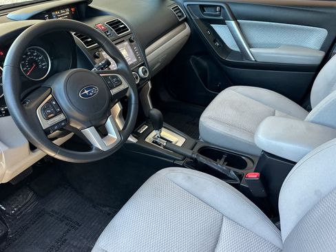 Used 2018 Subaru Forester 2.5i Premium w/ All-Weather Package AWD/4WD image 9