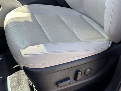 Used 2023 Kia Telluride EX w/ EX Captain's Chair Package AWD/4WD image 15