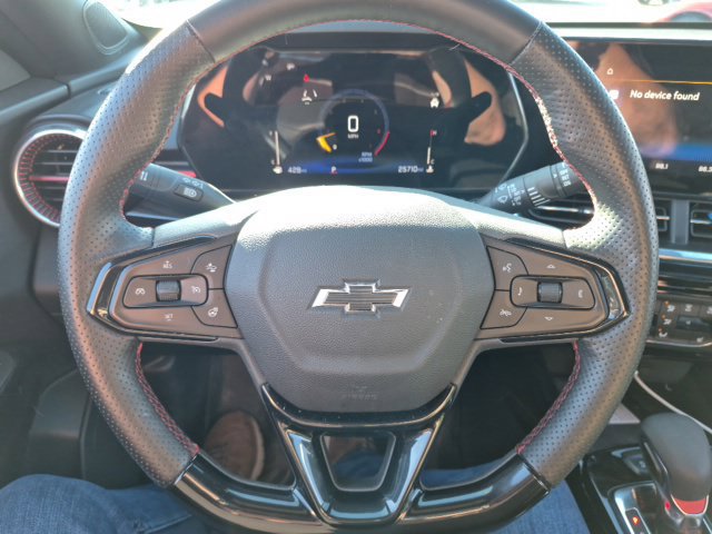 Used 2025 Chevrolet Trax RS w/ Sunroof Package FWD image 11