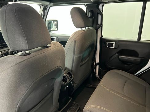 Used 2024 Jeep Wrangler Unlimited AWD/4WD image 19