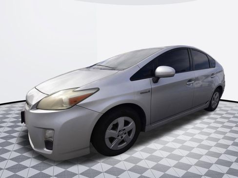 Used 2010 Toyota Prius Five image 2