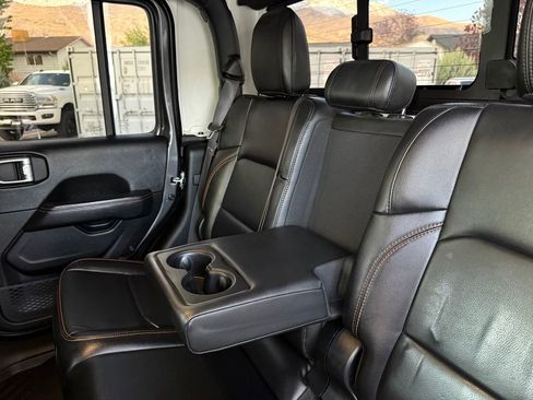 Used 2020 Jeep Gladiator Overland w/ LED Lighting Group AWD/4WD image 36