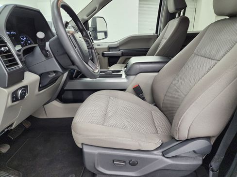 Used 2022 Ford F250 XLT w/ Black Appearance Package image 8