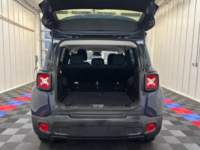 Used 2021 Jeep Renegade Latitude AWD/4WD image 15