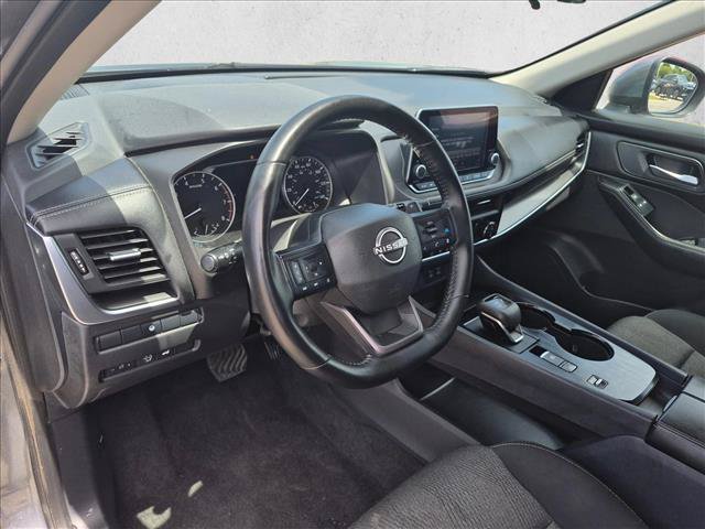 Used 2025 Nissan Rogue SV FWD image 10