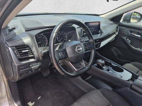 Used 2025 Nissan Rogue SV FWD image 10