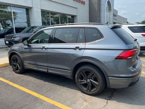 Used 2023 Volkswagen Tiguan SE R-Line AWD/4WD image 11