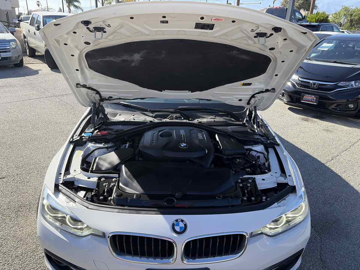 Used 2018 BMW 330i Sedan w/ Convenience Package RWD image 34