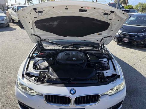 Used 2018 BMW 330i Sedan w/ Convenience Package RWD image 34
