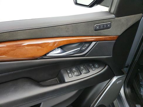 Used 2019 Cadillac Escalade ESV Premium Luxury AWD/4WD image 22