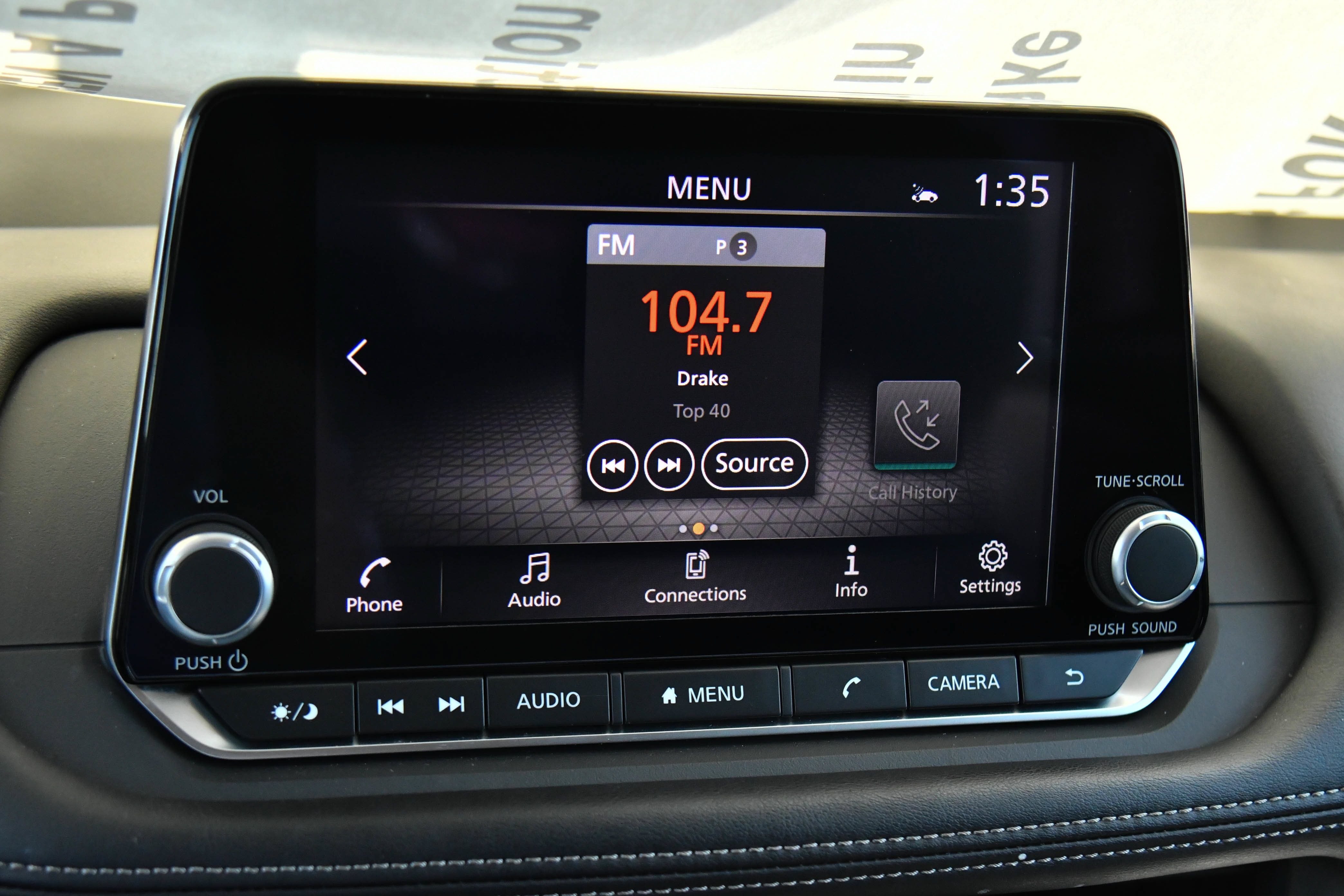 Used 2025 Nissan Rogue SV AWD/4WD image 19