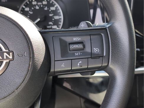 Used 2022 Nissan Pathfinder S FWD image 24