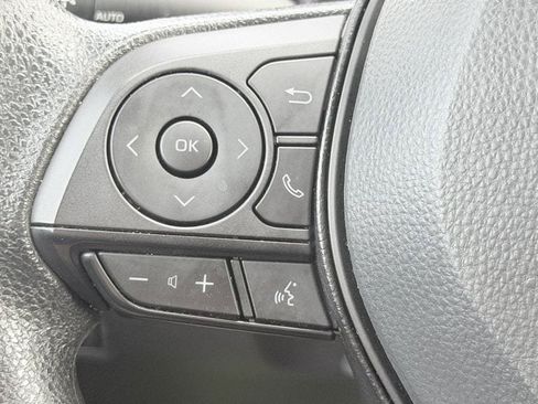 Used 2025 Toyota RAV4 XLE FWD image 22