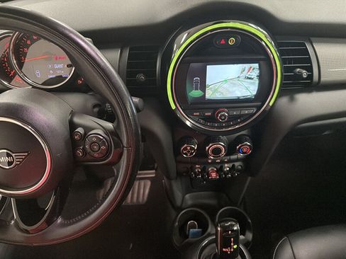 Used 2020 MINI Cooper 2-Door Hardtop FWD image 22