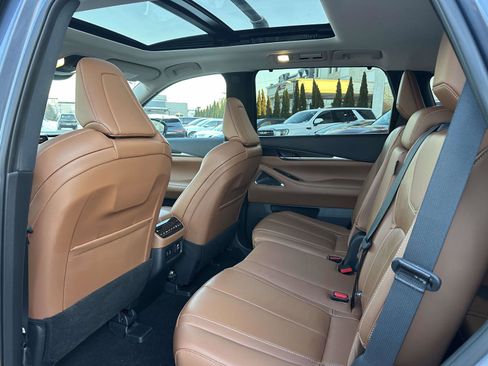 Used 2024 INFINITI QX60 Sensory w/ Vision Package image 10