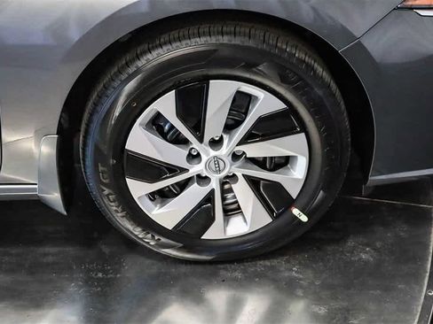 New 2025 Nissan Altima 2.5 S image 12