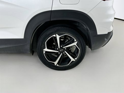 Used 2021 Chevrolet TrailBlazer RS w/ Sun and Liftgate Package image 31