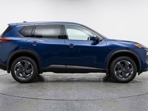 Used 2025 Nissan Rogue SV image 11