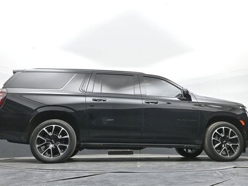 Used 2022 Chevrolet Suburban RST w/ Sport Performance Package image 52