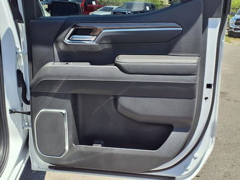 Used 2023 Chevrolet Silverado 1500 RST AWD/4WD image 14
