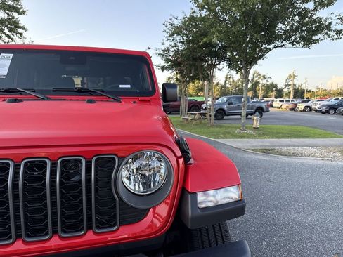 New 2025 Jeep Gladiator Sport image 9