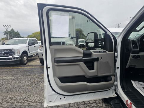 Used 2019 Ford F550 4x4 Regular Cab Super Duty image 23