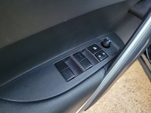 Used 2023 Toyota Corolla Cross LE FWD image 14