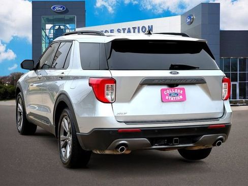 Used 2021 Ford Explorer XLT w/ Equipment Group 202A image 3