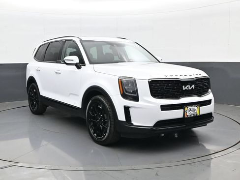Used 2022 Kia Telluride EX w/ EX Premium Package AWD/4WD image 3