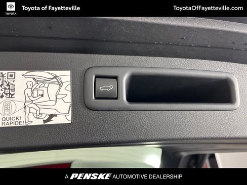 Used 2023 Toyota Highlander Platinum FWD image 12
