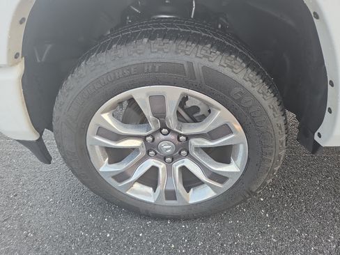 Used 2023 RAM 1500 Limited w/ Body Color Bumper Group AWD/4WD image 26