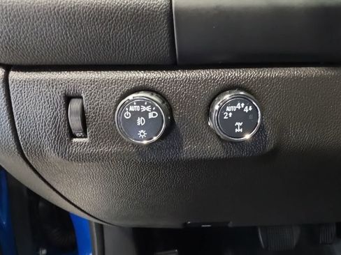 Used 2022 Chevrolet Colorado LT w/ Safety Package AWD/4WD image 18