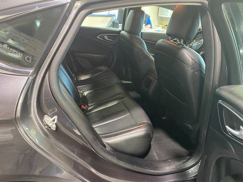 Used 2016 Chrysler 200 Limited FWD image 18
