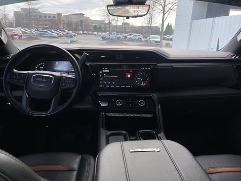 Used 2024 GMC Sierra 2500 AT4 w/ AT4 Premium Plus Package AWD/4WD image 29