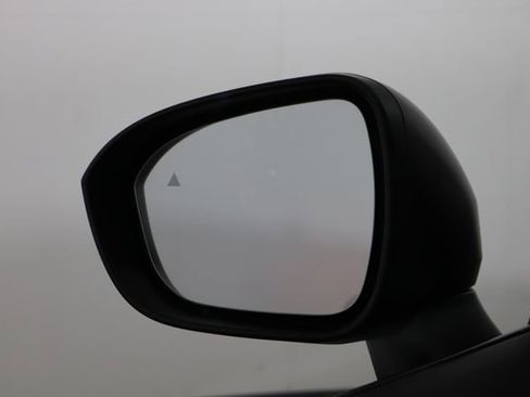 Used 2025 Nissan Rogue S FWD image 37