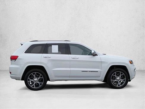 Used 2020 Jeep Grand Cherokee Overland AWD/4WD image 4