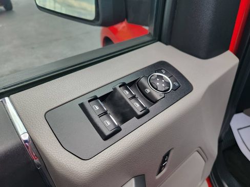 Used 2015 Ford F150 XLT AWD/4WD image 24