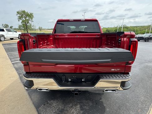New 2026 GMC Sierra 1500 SLT image 5